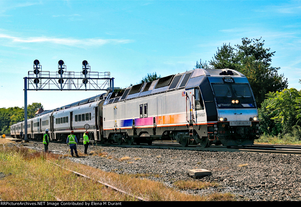 NJT 4525 on train 45